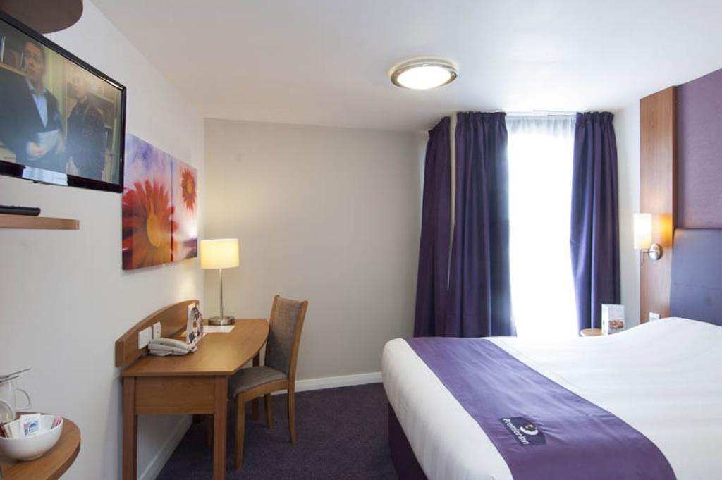 Premier Inn 캠벌리 객실 사진