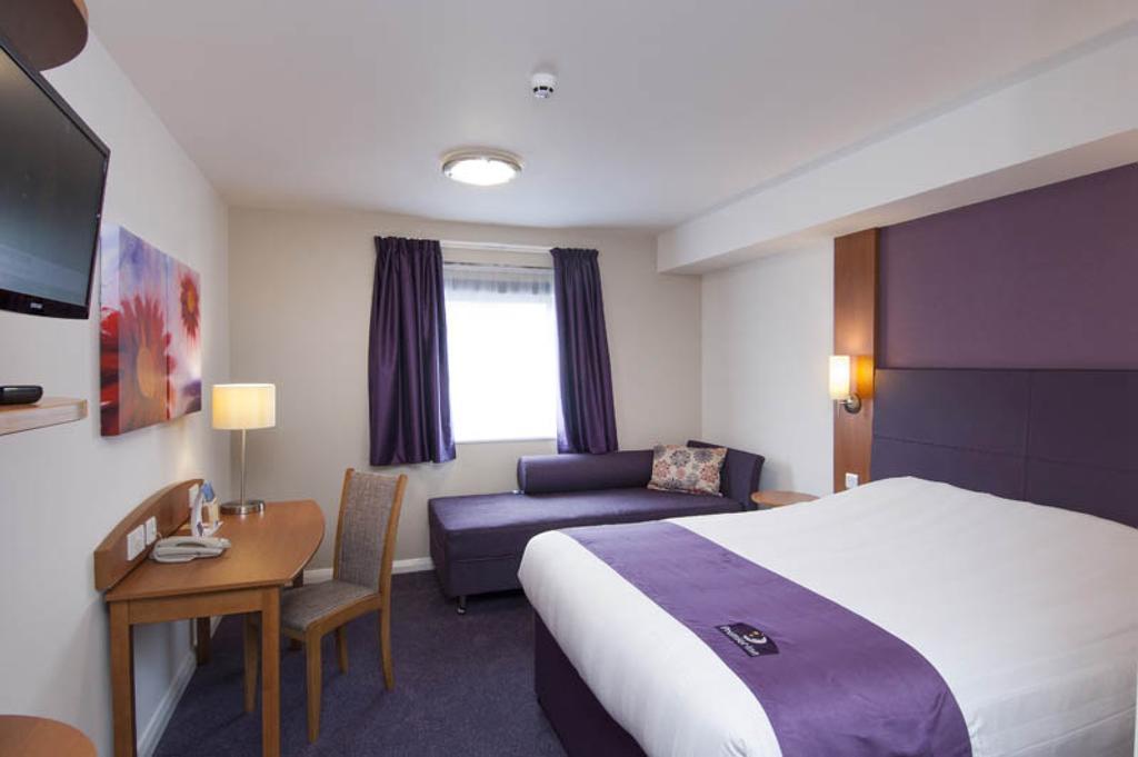 Premier Inn 캠벌리 객실 사진