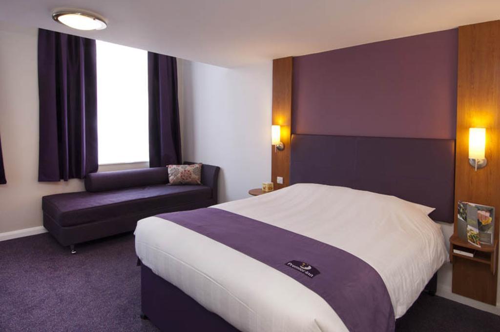 Premier Inn 캠벌리 객실 사진