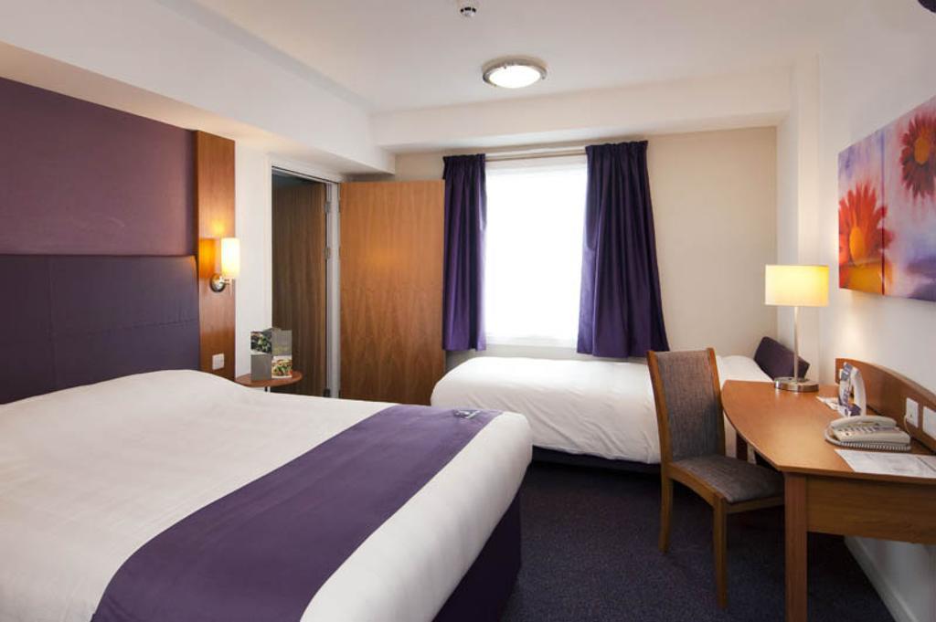 Premier Inn 캠벌리 객실 사진