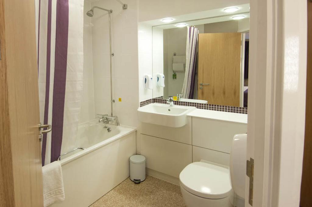 Premier Inn 캠벌리 객실 사진