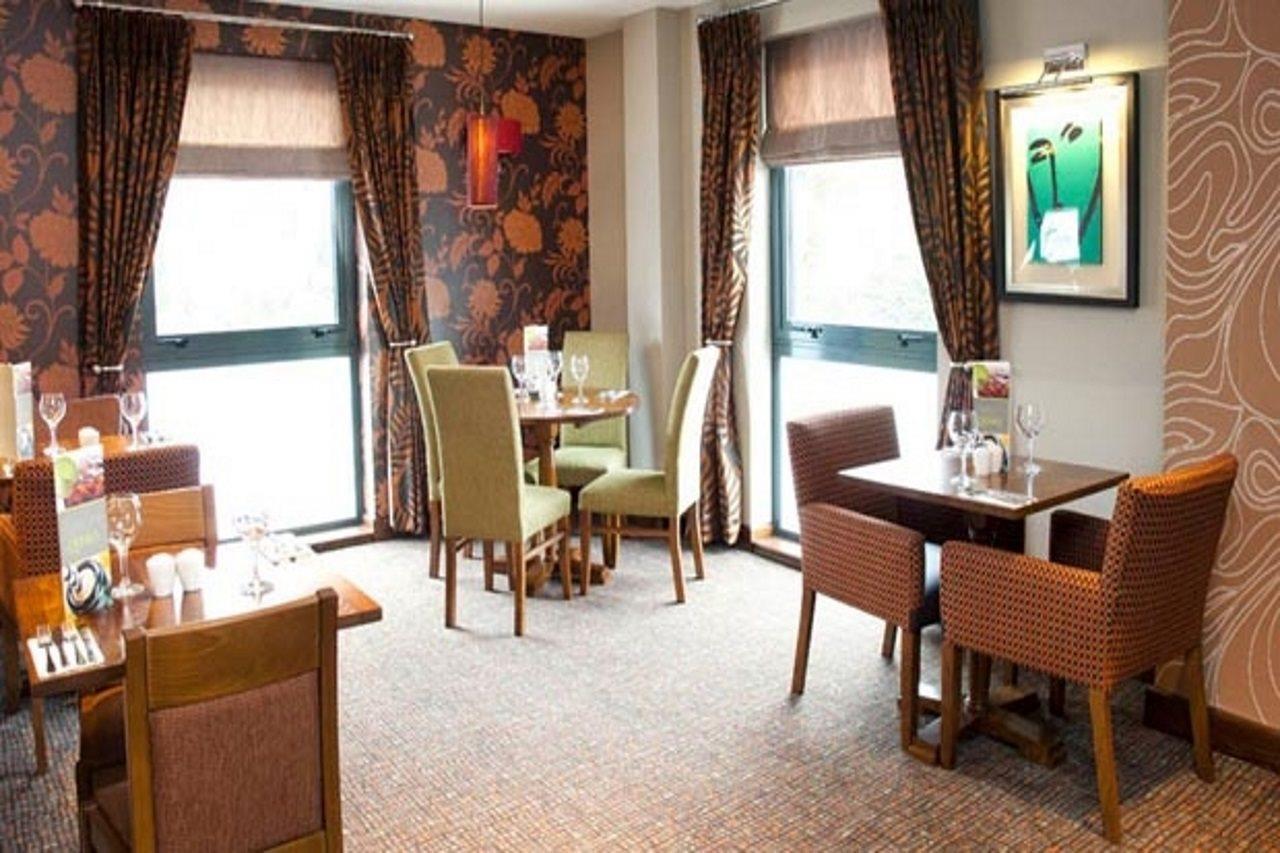 Premier Inn 캠벌리 외부 사진