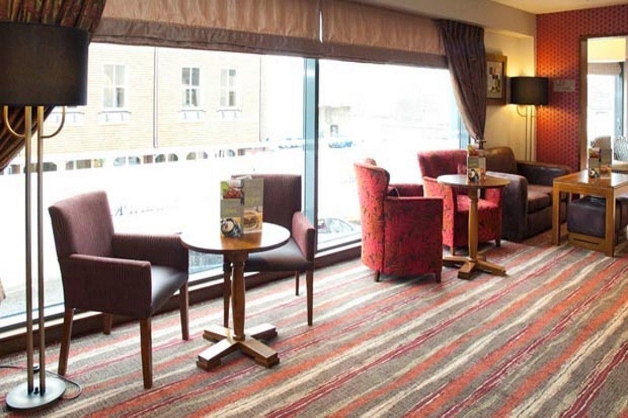 Premier Inn 캠벌리 외부 사진