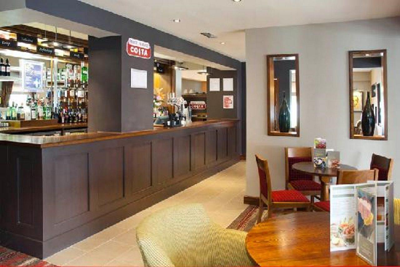 Premier Inn 캠벌리 외부 사진