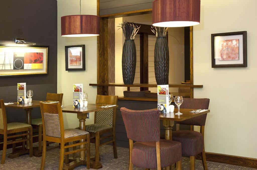 Premier Inn 캠벌리 외부 사진