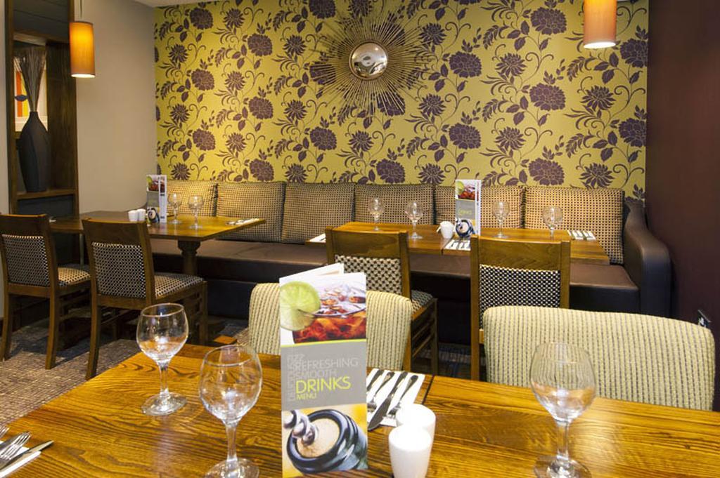 Premier Inn 캠벌리 외부 사진
