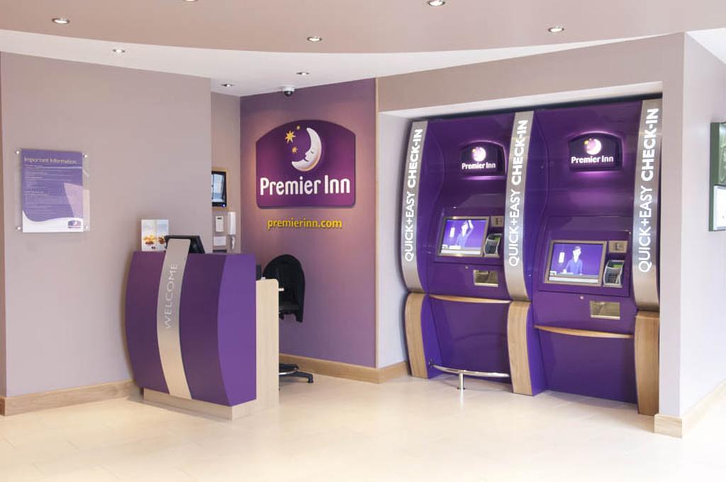 Premier Inn 캠벌리 외부 사진