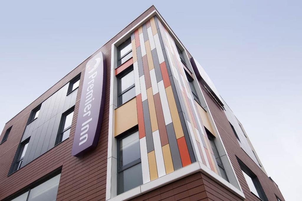 Premier Inn 캠벌리 외부 사진