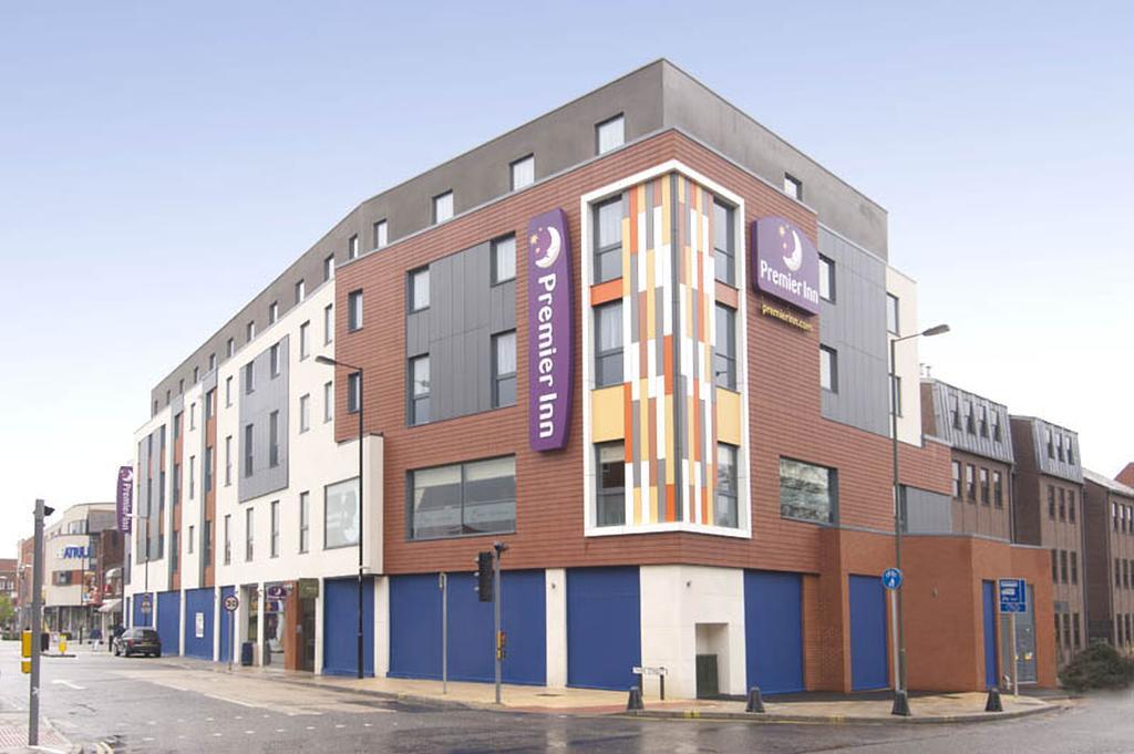 Premier Inn 캠벌리 외부 사진