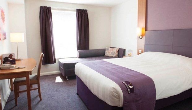 Premier Inn 캠벌리 외부 사진
